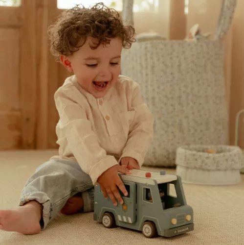 Fourgon de police en bois – Image 2